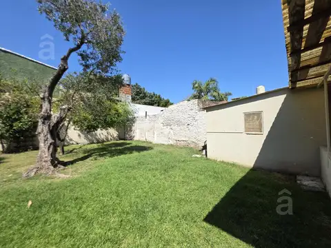 Casa en Venta en Jose León Suarez - Tres Ambientes en una planta.