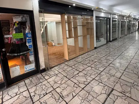 Local en Venta 60 años