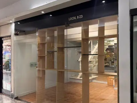 Venta de local en planta baja, galería Rocamier. Belgrano