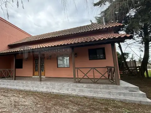 Casa 5 ambientes con 2 baños