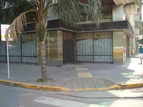 V.LURO. R.L.FALCON Y CORVALAN. 2 LOCALES JUNTOS O SEPARADOS.