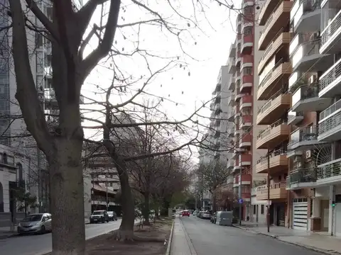 Local en Venta en Villa Luro, USD 1.800.000