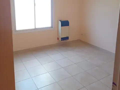 2 ambientes en planta alta, con cochera