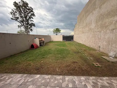 Casa 4 ambientes con 1 baño