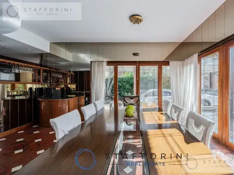 Casa en Venta con 2 cocheras
