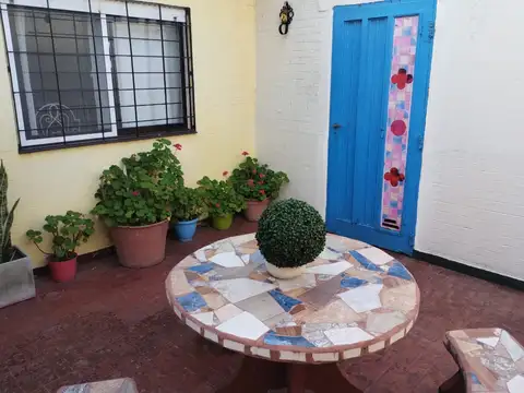 PRECIOSO PH 4 AMBIENTES CON 2 PATIOS. IMPECABLE. APTO CREDITO