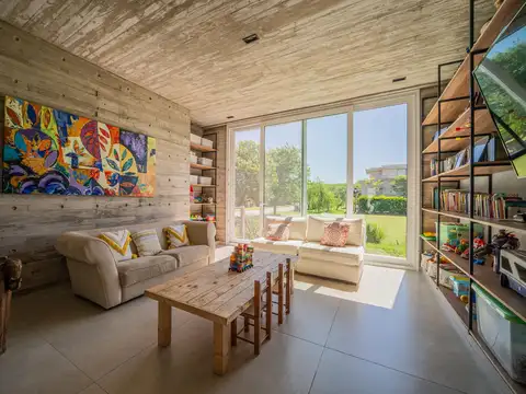 Casa 11 ambientes con 5 baños