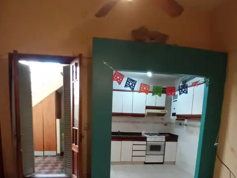 LINDO PH DE 3 AMBIENTES CON PATIO Y TERRAZA