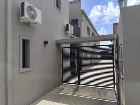 Departamento con ubicación céntrica - planta baja