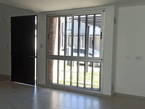 Casa 3 ambientes con 2 baños