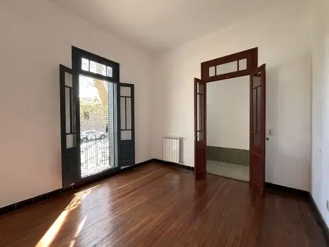 Casa en Alquiler con 1 cochera