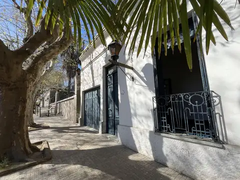 Casa 8 ambientes en alquiler en Colonia con garaje