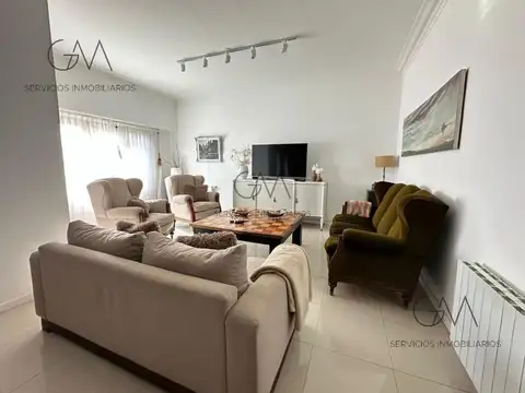 Casa en Alquiler Temporal con 1 cochera