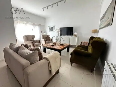 Casa 5 ambientes con 3 baños