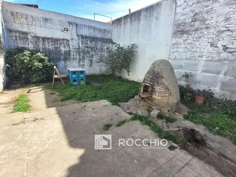 Casa 4 ambientes. | DEBENEDETTI 8279