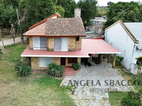 Casa 5 ambientes con 2 baños