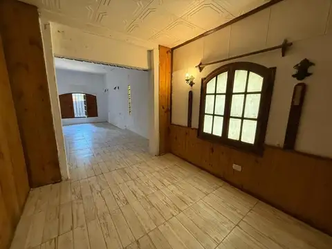 Casa 5 ambientes con 2 baños