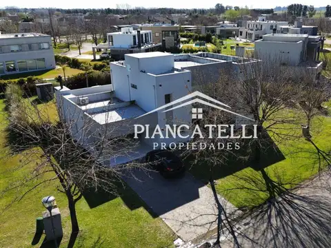 VENTA DE ELEGANTE PROPIEDAD DE 5 AMBIENTES EN COUNTRY TERRAVISTA