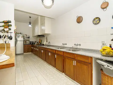 Casa 5 ambientes con 3 baños