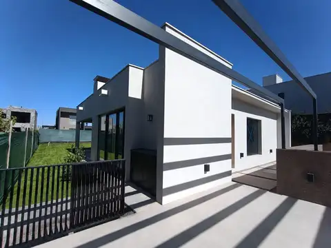CASA A ESTRENAR BARRIO TIERRAS ALTAS, CARRODILLA