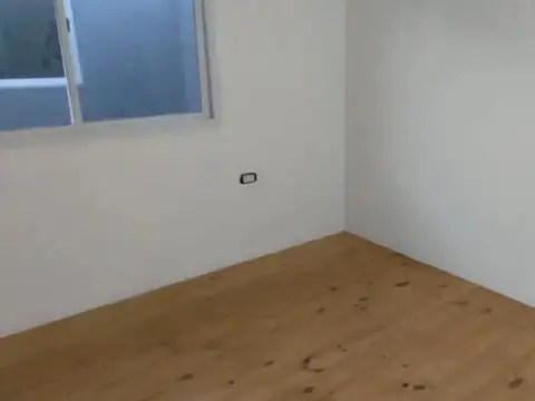 Depto Tipo Casa 2 ambientes con 1 baño