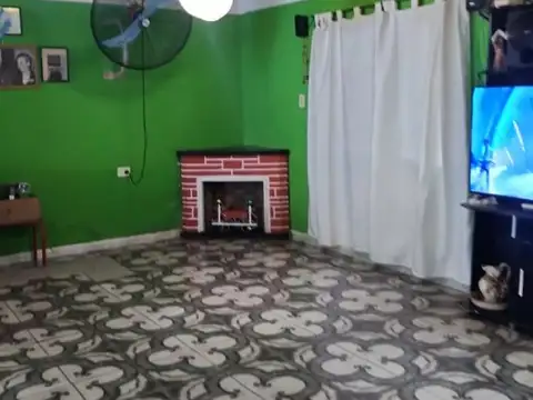 Casa 5 ambientes con 1 baño