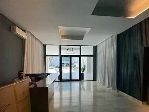 Oficina con 3 despachos en Estudios de la Bahía, Nordelta