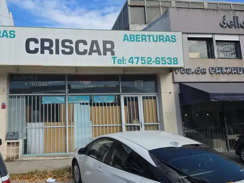 Venta de Importante Local Comercial con Amplio Salón en Villa Lynch