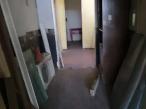 Venta de Importante Local Comercial con Amplio Salón en Villa Lynch