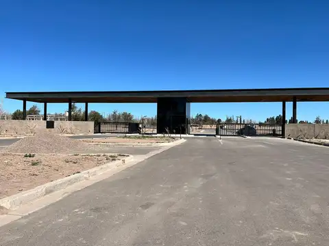 Venta de casa en pozo en Barrio Alzaga y Liniers, Chacras de Coria