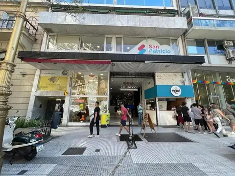 local en Galeria Embassy 