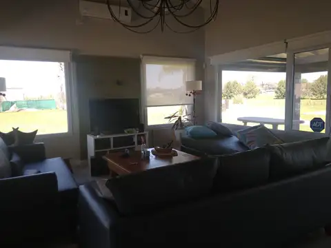 Casa 3 ambientes con 3 baños