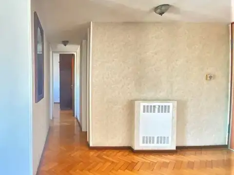 DEPTO 3 AMB, AMPLIO, LUMINOSO, PLENO CENTRO. CONSULTE FINANCIACIÓN.