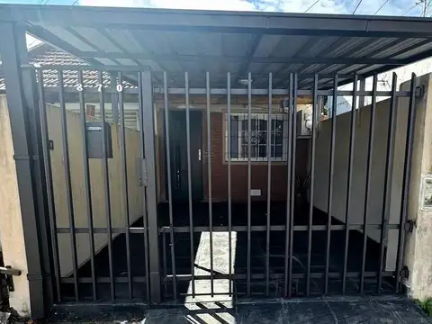 Depto Tipo Casa en Venta de 2 ambientes