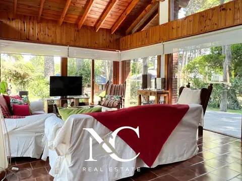 Casa 5 ambientes con 4 baños