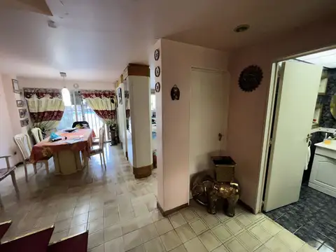 Casa 5 ambientes con 4 baños