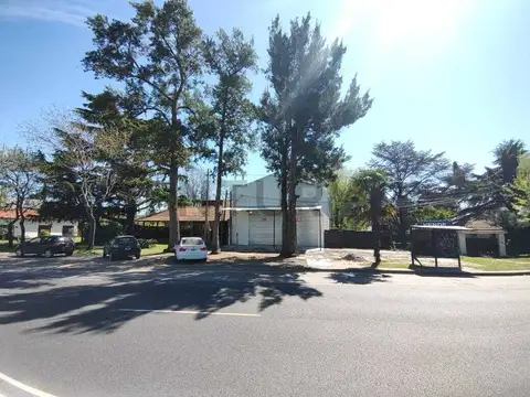 Galpon en Venta 10  mts Frente