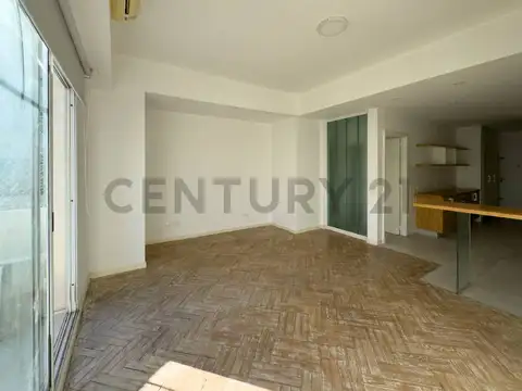 Depto 3 ambientes con dos baños completos y balcón en piso alto al contrafrente en Recoleta