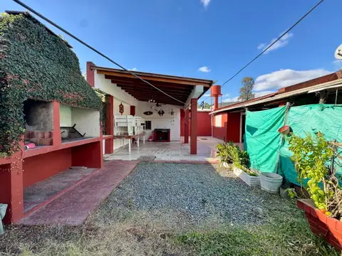 VENTA CASA 3 AMB JARDIN Y PATIO FRANCISCO ALVAREZ