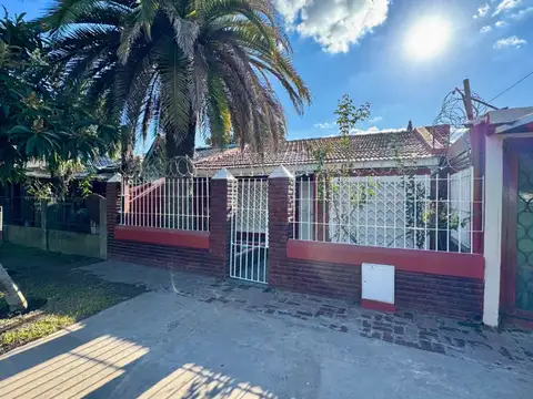 VENTA CASA 3 AMB JARDIN Y PATIO FRANCISCO ALVAREZ