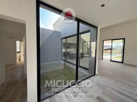 Casa 4 ambientes con 3 baños