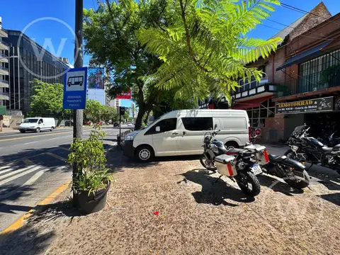 Local Comercial con Vereda Privada sobre Av. Libertador 2227