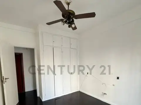 Departamento en Venta en Parque Rivadavia, USD 170.000