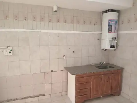 DETP TIPO CASA 3 AMB CON PATIO EN SARANDI SIN EXPENSAS!