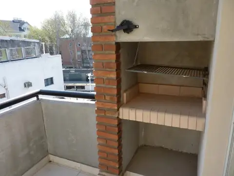 Departamento en Alquiler en La Lucila-Vias/Maipu, USD 1.700