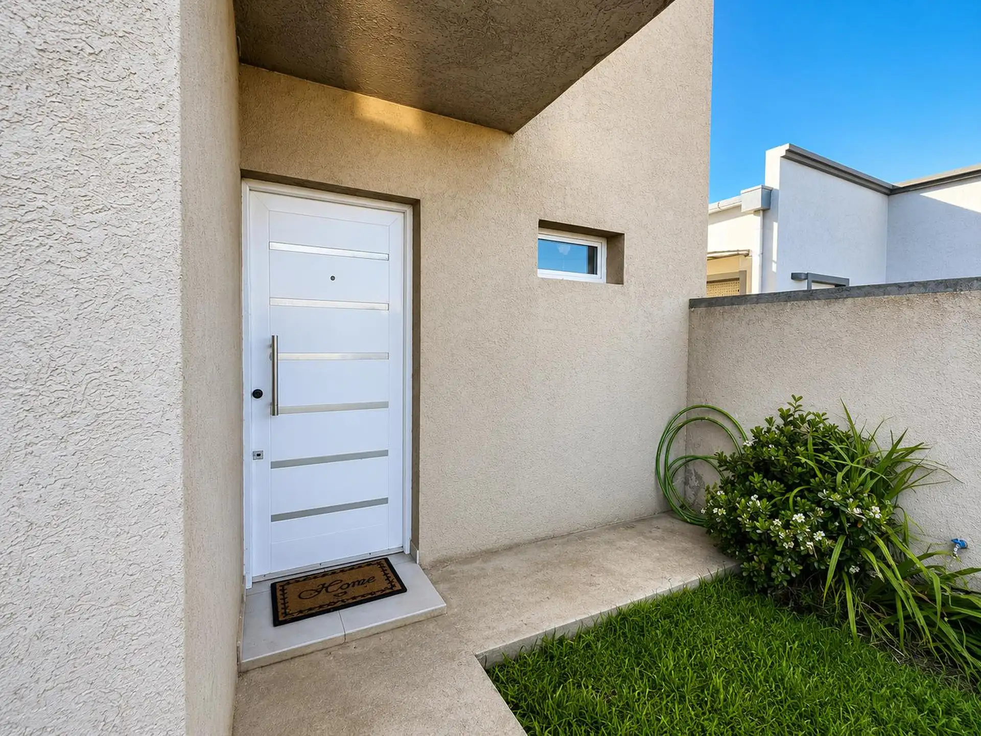 Casa 3 dorm, 93m² con jardín en Villa Italia — Apta crédito