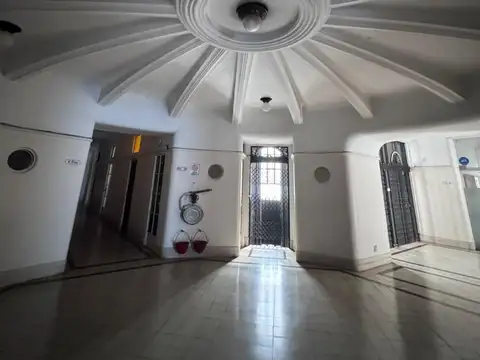 Palacio Barolo oficina doble piso alto