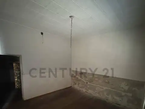 VENTA DE CASA A RECICLAR BARRIO INDUSTRIAL