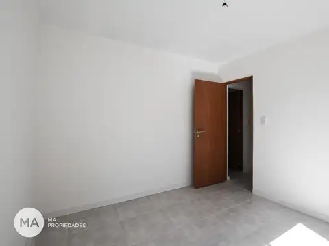 Casa 3 dormitorios, jardín y pileta - El Resero y Cnel Díaz - Funes | Venta