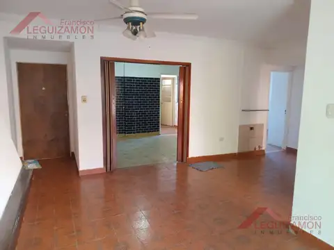 Departamento 4 ambientes con 2 baños